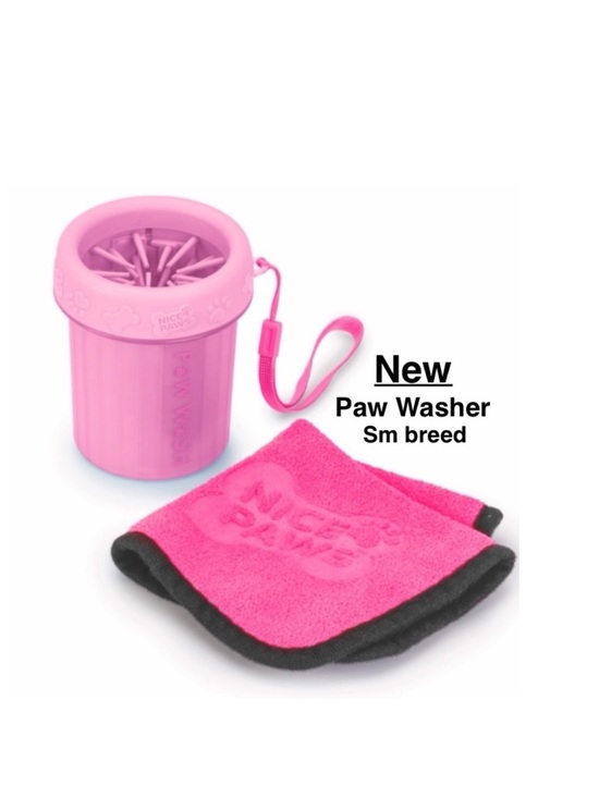 Nice paws Other - New Nice Paws Paw Washer w/Towel with tags in box pink ⭐️⭐️⭐️⭐️